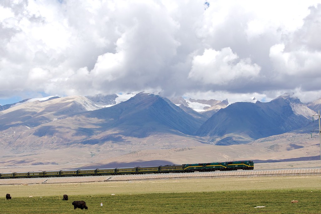13 Days Classic Chengdu and Tibet Impression Tour via Qinghai-Tibet Railway